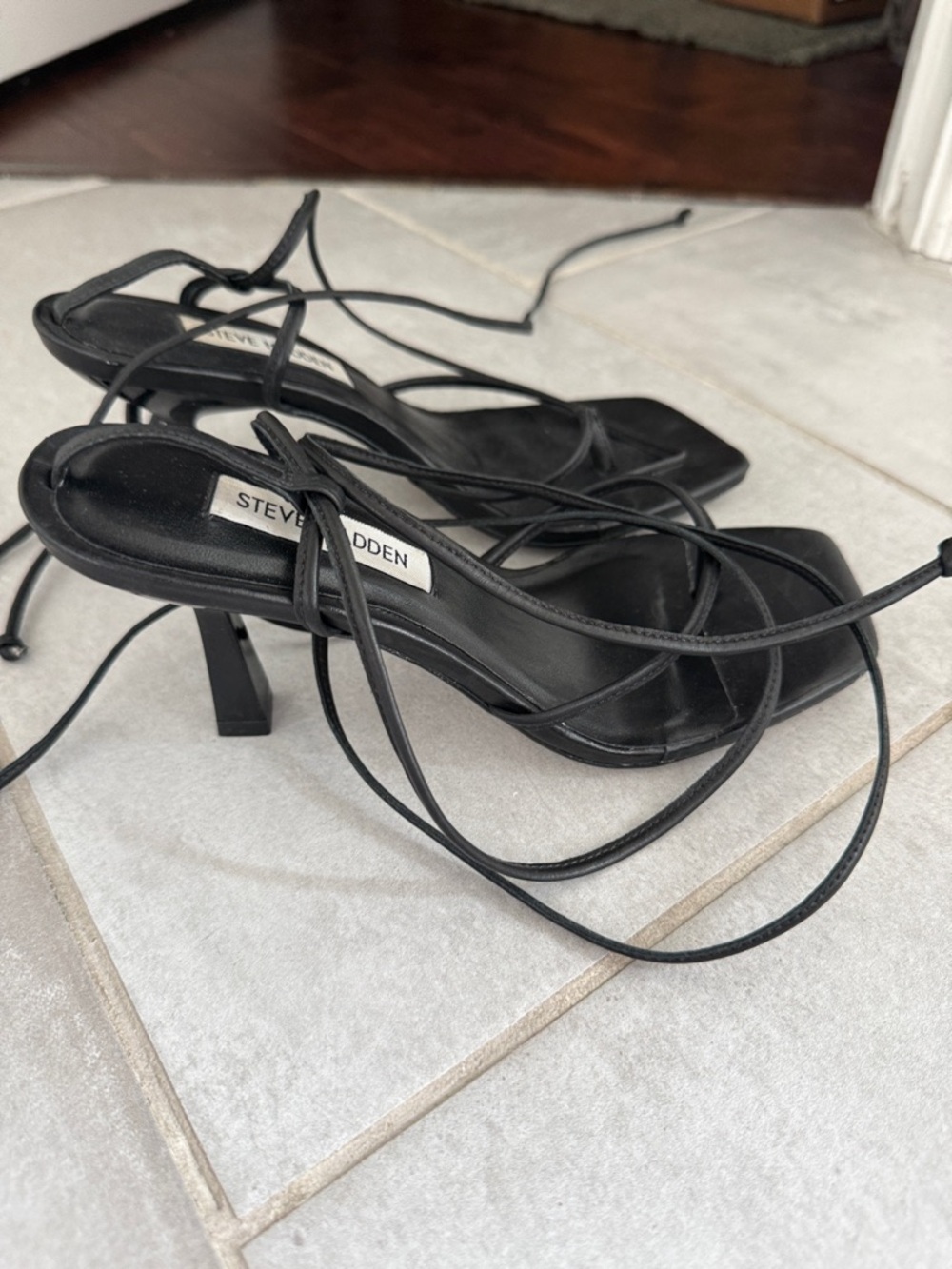 Steve Madden Black Lace-Up Square-Toe Strappy Sandals - Picture 3 of 9